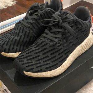 ADIDAS WOMENS NMD r2 US size 7